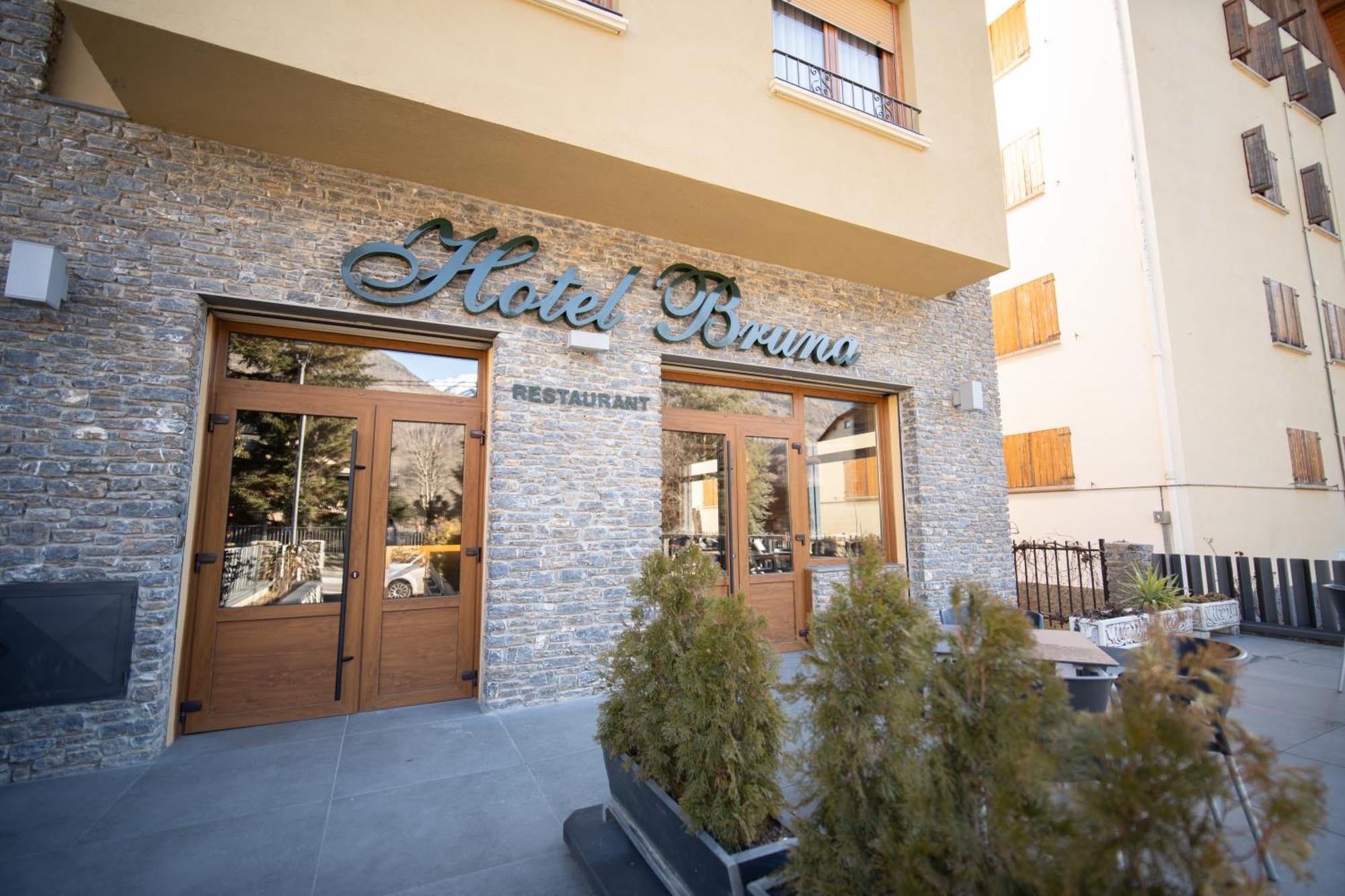 Hotel Bruna エステリ・ダネウ エクステリア 写真